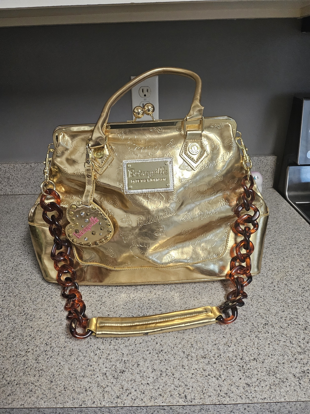 Rare Vintage Y2K Betseyville by Betsey Johnson Metallic Gold Kiss-Lock Bag ✨